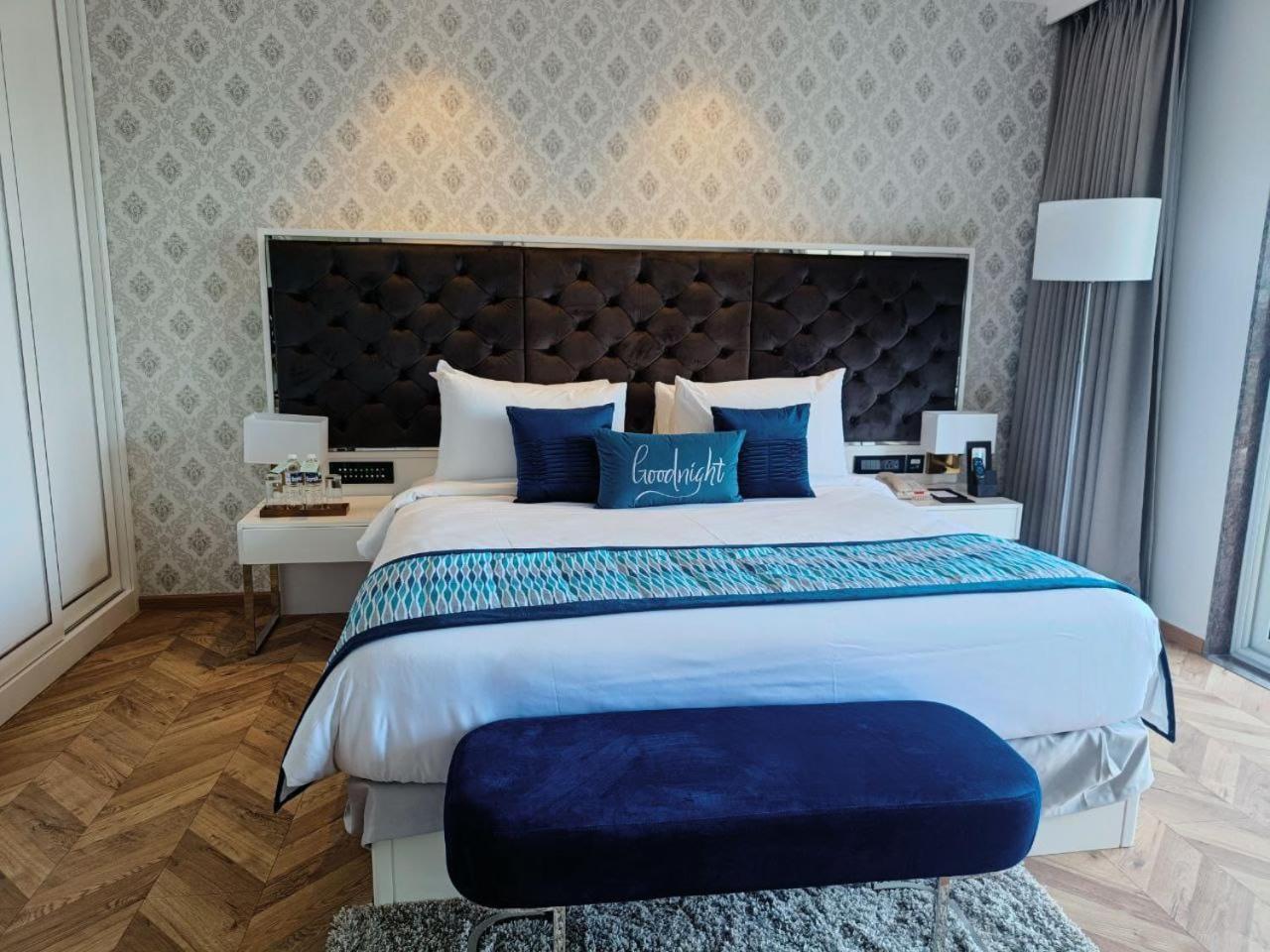 Amanora The Fern Hotels & Club Mundhva Dış mekan fotoğraf