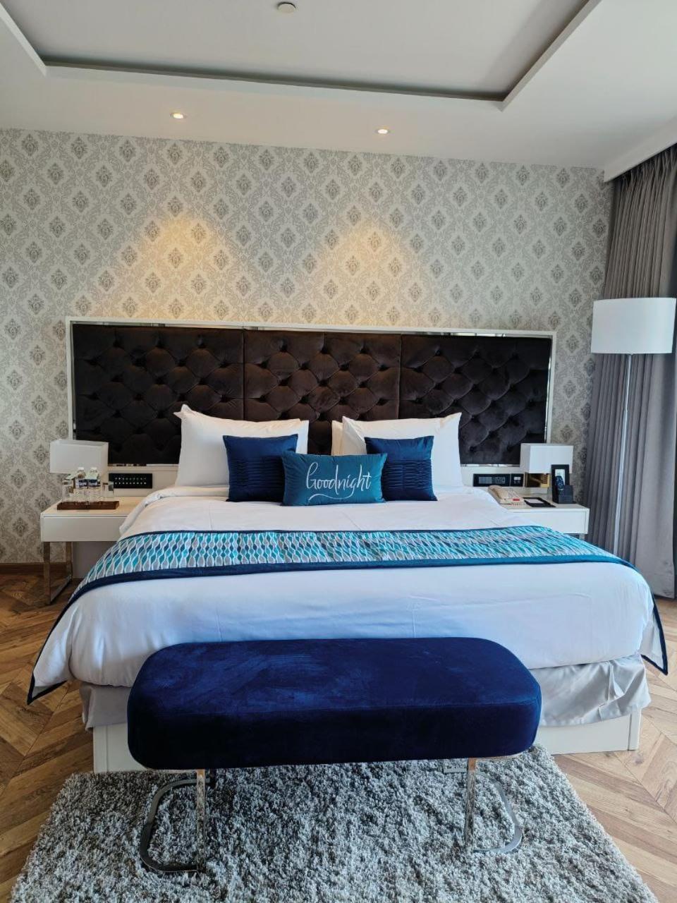 Amanora The Fern Hotels & Club Mundhva Dış mekan fotoğraf